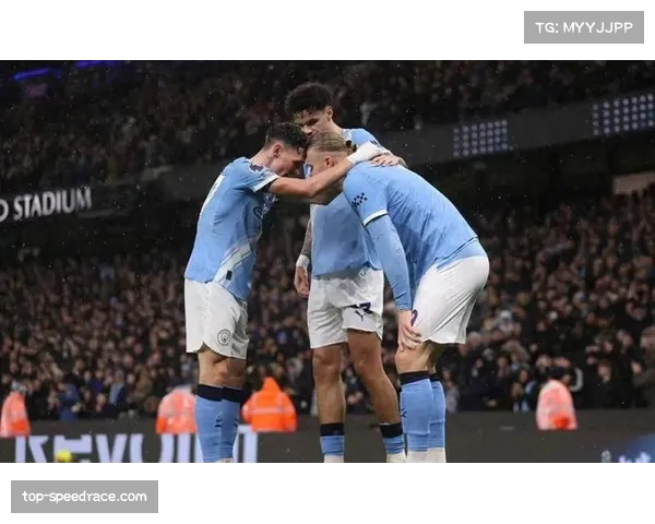 官方:曼城vs拜仁比赛因场内投掷物中断15分钟后恢复